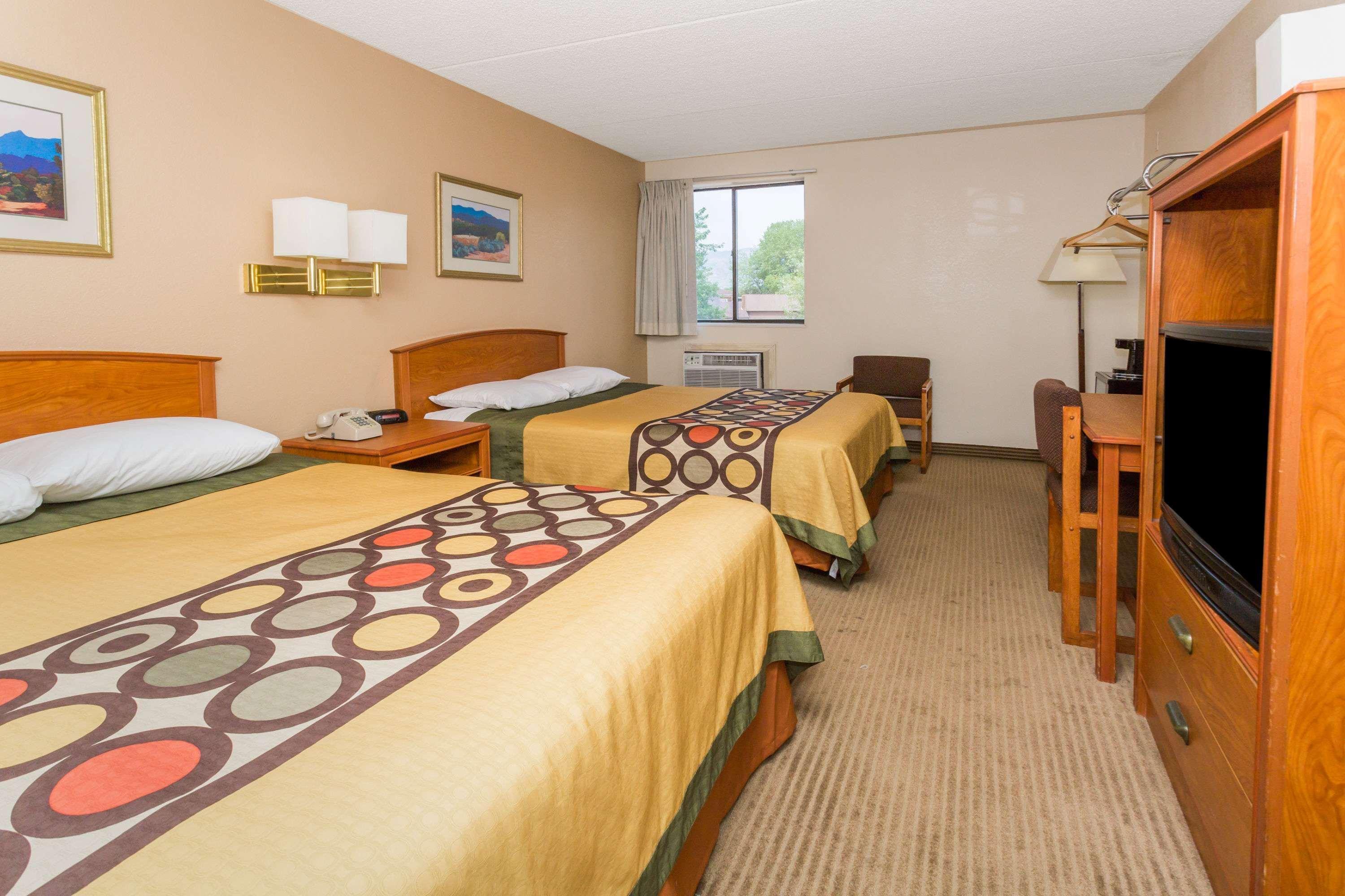 Super 8 By Wyndham Colo. Sprs. Garden Of The Gods Hotel Colorado Springs Exterior photo